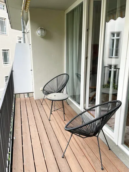Möbliertes City-Apartment mit Südwest-Balkon in begehrter Berliner Top-Lage — photo 1